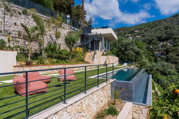 Vente Villa de luxe Roquebrune-Cap-Martin 5 Pièces 200 m²