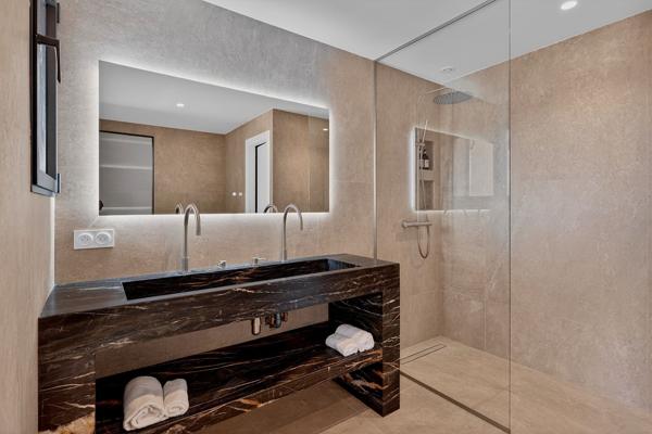Vente Villa de luxe Roquebrune-Cap-Martin 5 Pièces 200 m²