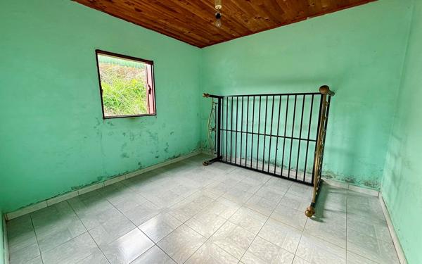 Maison à vendre    3 pièces •  Le Tampon