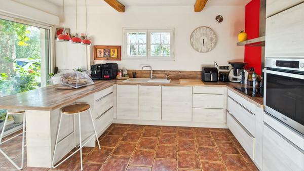 Maison Vedene 7 pièce(s) 200 m2     550 000