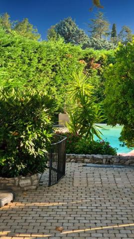 Maison Vedene 7 pièce(s) 200 m2     550 000