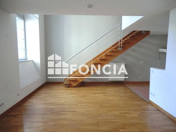 Location Appartement 2 pièces 65.3 m² - 2 PLACE EUGENE ROUHER Riom 63200