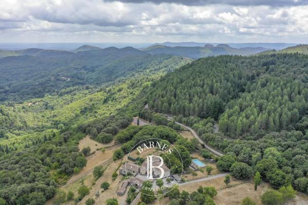 Anduze, Propriété 7 Chambres -  350 m² à vendre