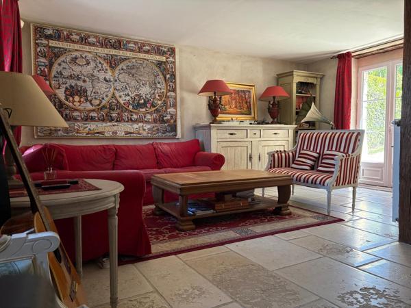 MAISON DE MAITRE AVEC DEPENDANCES