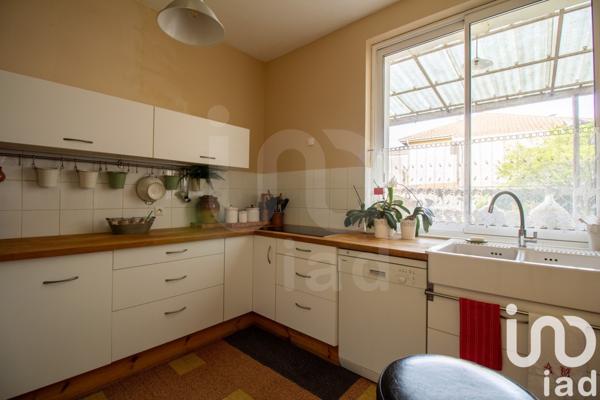 Maison 11 pièces de 255 m² à Saint-Julien-en-Born (40170)