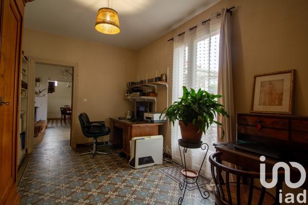 Maison 11 pièces de 255 m² à Saint-Julien-en-Born (40170)