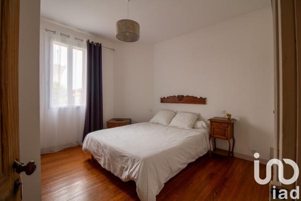 Maison 11 pièces de 255 m² à Saint-Julien-en-Born (40170)