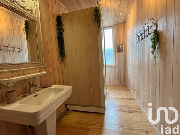 Maison 11 pièces de 255 m² à Saint-Julien-en-Born (40170)