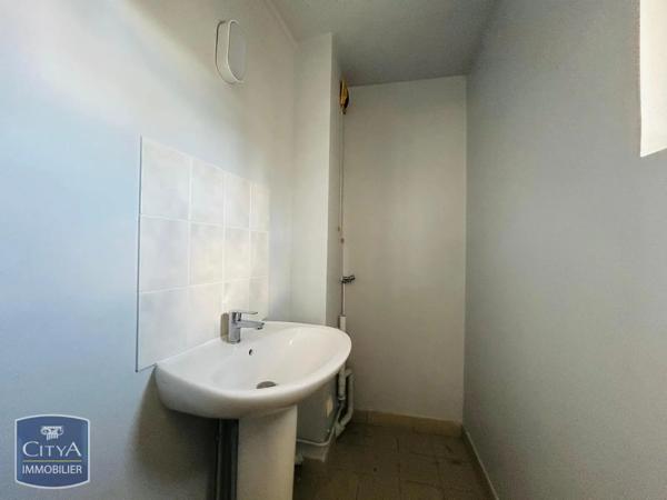 Appartement à louer 3 pièces 67.8m² Chartres (28000)