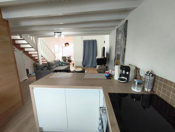 Concarneau, proche de toutes les commodités, duplex, refait à neuf, grande cave carrelée