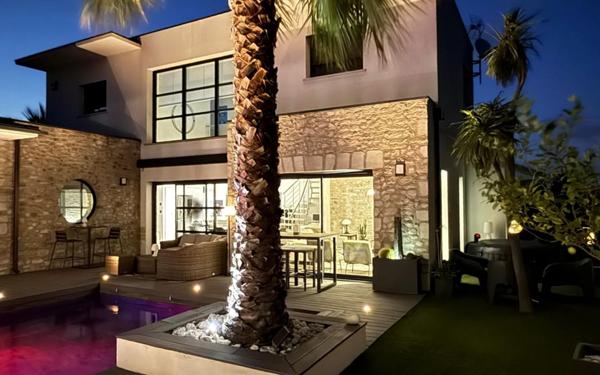 Maison à vendre    8 pièces • 200 m2 Agde