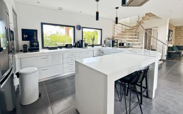 Maison à vendre    8 pièces • 200 m2 Agde