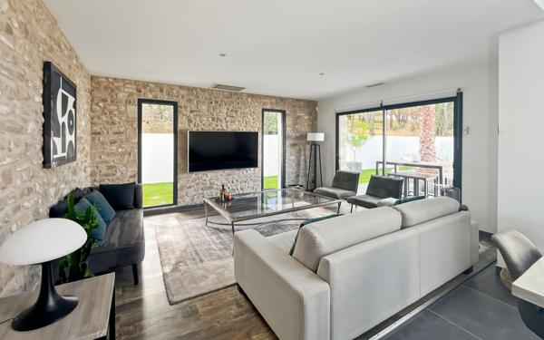 Maison à vendre    8 pièces • 200 m2 Agde