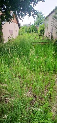 Bâtiment à renover avec 4 appartement possible environ 270 m² habitable terrain 1300 m² 73610 Attignat-Oncin