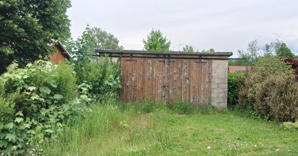 Bâtiment à renover avec 4 appartement possible environ 270 m² habitable terrain 1300 m² 73610 Attignat-Oncin