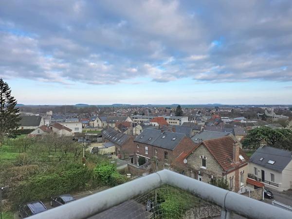 Vente                                                      Appartement
                        
                     5 pièces                      145 m2                     à Laon