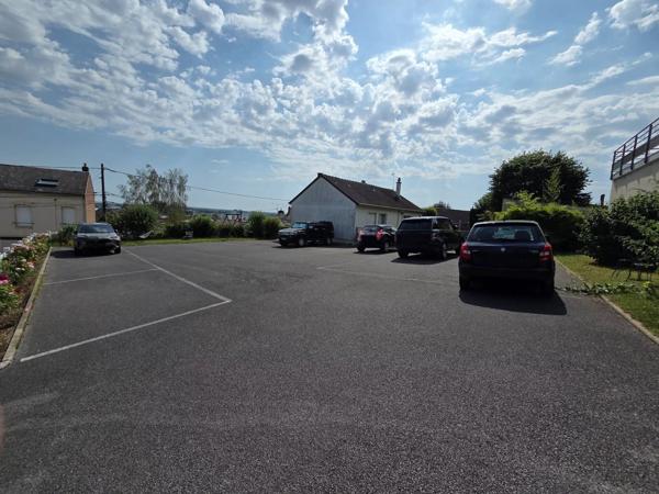 Vente                                                      Appartement
                        
                     5 pièces                      145 m2                     à Laon
