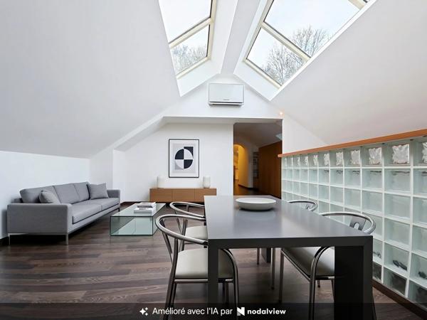 Vente                                                      Appartement
                        
                     5 pièces                      145 m2                     à Laon