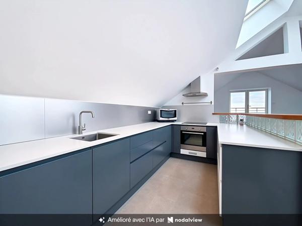 Vente                                                      Appartement
                        
                     5 pièces                      145 m2                     à Laon