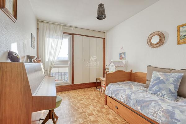 Appartement 5 pièces, 3 chambres, Nanterre limite Rueil €430 000 ** - Référence 14979