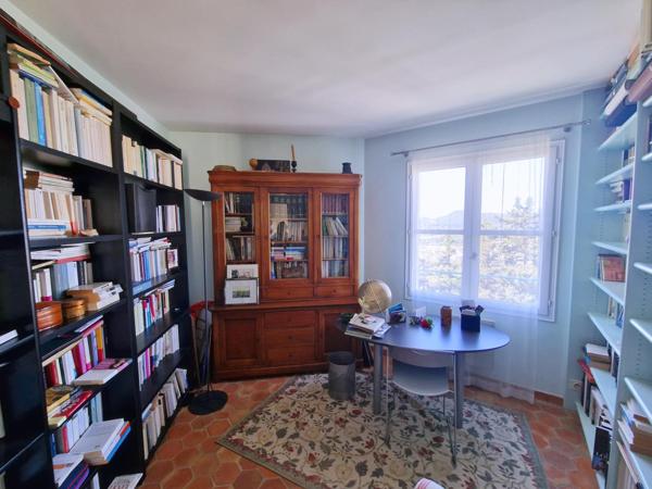 maison familliale 4 chambres + piscine