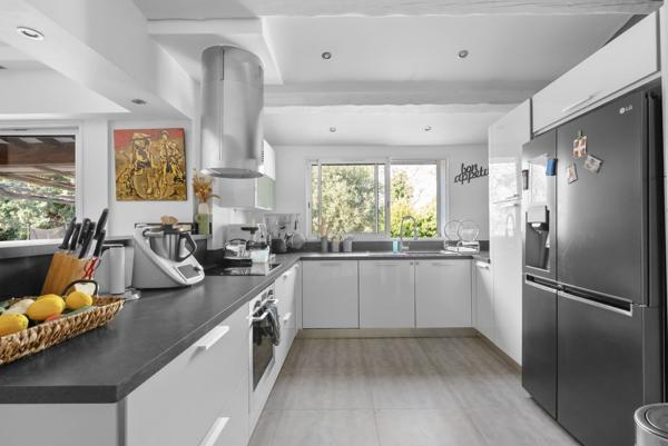 Location Maison de luxe Aubagne 5 Pièces 188 m²