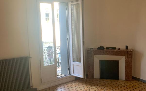 Immeuble à vendre    8 pièces •  Pézenas