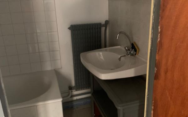 Immeuble à vendre    8 pièces •  Pézenas