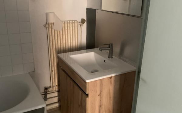 Immeuble à vendre    8 pièces •  Pézenas