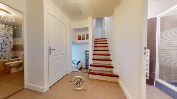 Maison 3 faces 5pièce(s) 106 m2, jardin, garage, place de parking