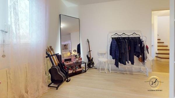 Maison 3 faces 5pièce(s) 106 m2, jardin, garage, place de parking