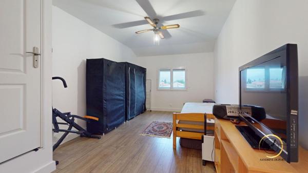 Maison 3 faces 5pièce(s) 106 m2, jardin, garage, place de parking