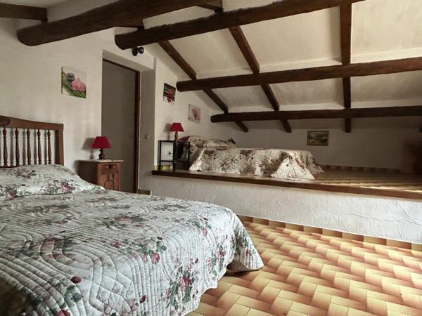 Maison à vendre    7 pièces • 266 m2 Vaison-la-Romaine