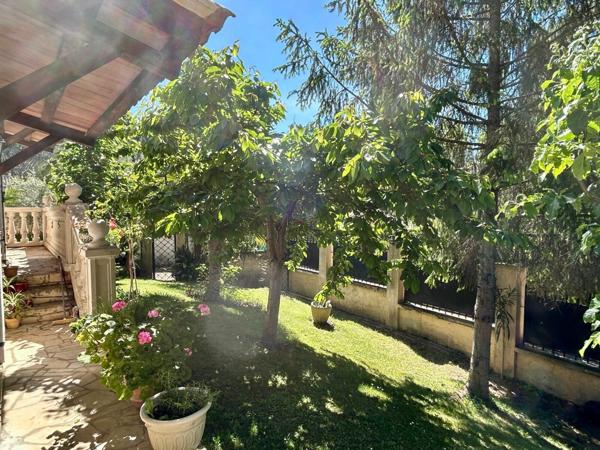 Maison à vendre    7 pièces • 266 m2 Vaison-la-Romaine