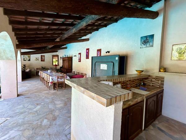 Maison à vendre    7 pièces • 266 m2 Vaison-la-Romaine