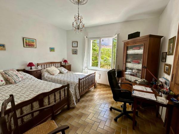 Maison à vendre    7 pièces • 266 m2 Vaison-la-Romaine