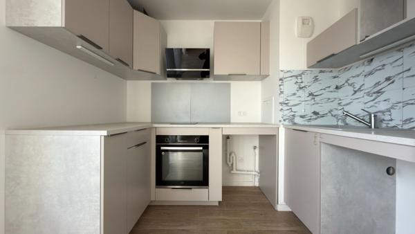 Appartement Corbeil Essonnes 2 pièce(s) 41.3 m2