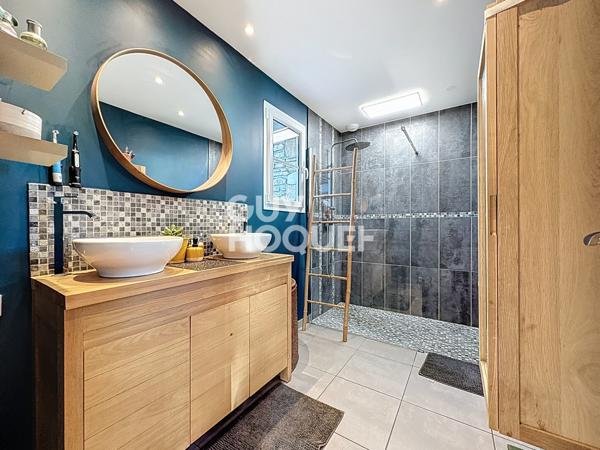 MAISON À VENDRE DE 5 PIÈCES DE 145,00 M²