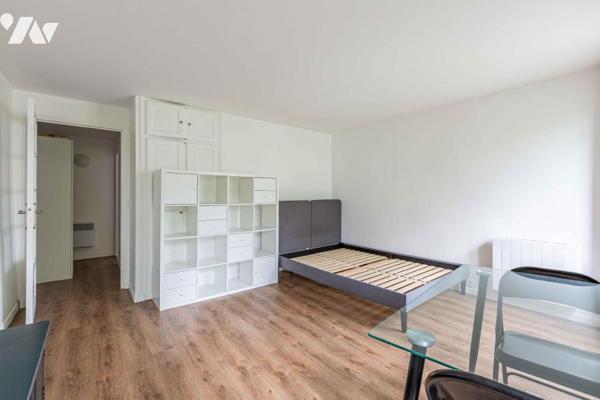 Appartement 30 m² Place du Calvaire PARIS 18