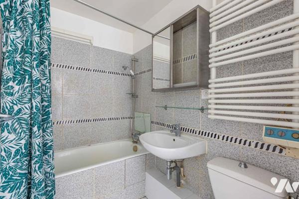 Appartement 30 m² Place du Calvaire PARIS 18