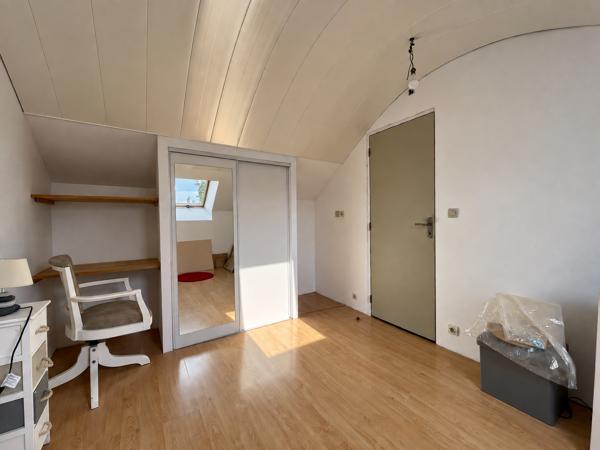 Maison
         6 pièces
        - 120 m² 221 000 € *
