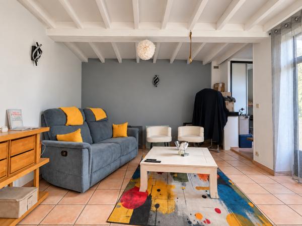 Maison
         6 pièces
        - 120 m² 221 000 € *