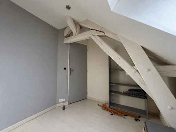 Maison
         6 pièces
        - 120 m² 221 000 € *