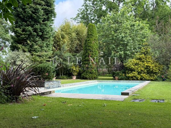 Ravissante gentilhommière XVIème et XVIIIème dans un magnifique parc sur 23 ha