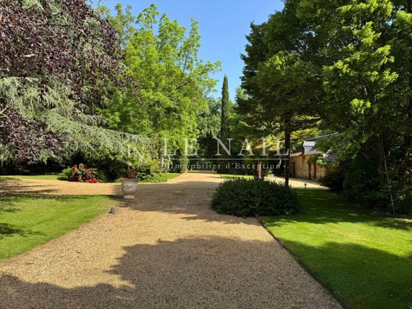 Ravissante gentilhommière XVIème et XVIIIème dans un magnifique parc sur 23 ha