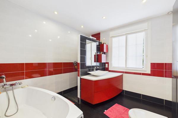 Maison 8 pièces 193.1 m2