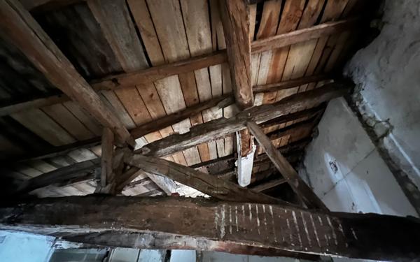 Immeuble à vendre    1 pièce •  Cozes