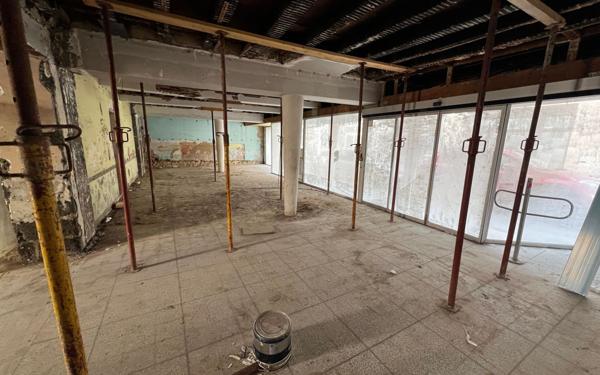 Immeuble à vendre    1 pièce •  Cozes