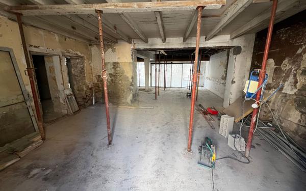 Immeuble à vendre    1 pièce •  Cozes