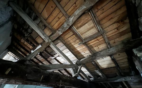 Immeuble à vendre    1 pièce •  Cozes